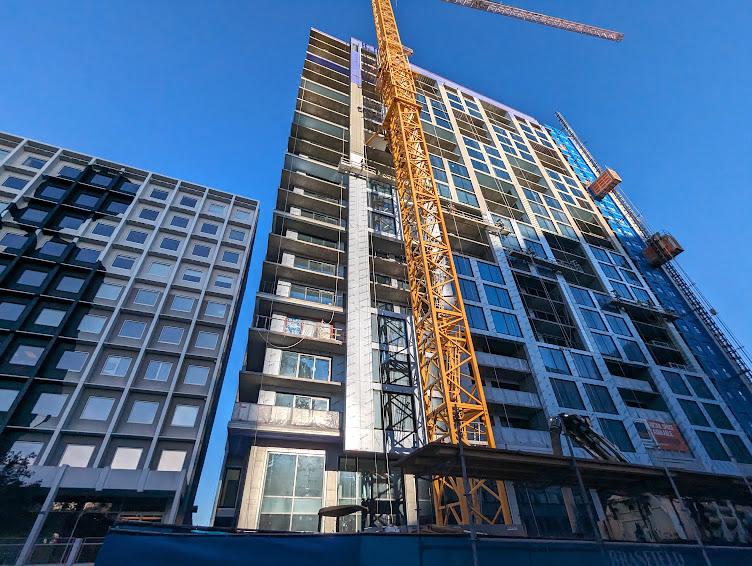 Images Mixed Use Tower Tops Out Over Atlanta S Signature Street   1441 Peachtree 1 0 